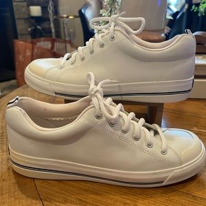 Women’s size 8.5 white sneakers by Kedsport